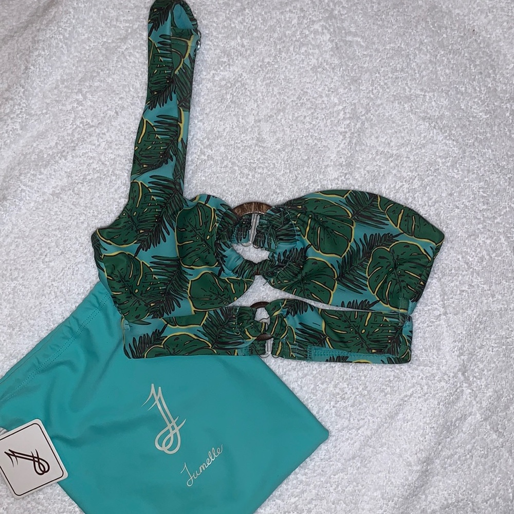 RARE -jumelle swim
